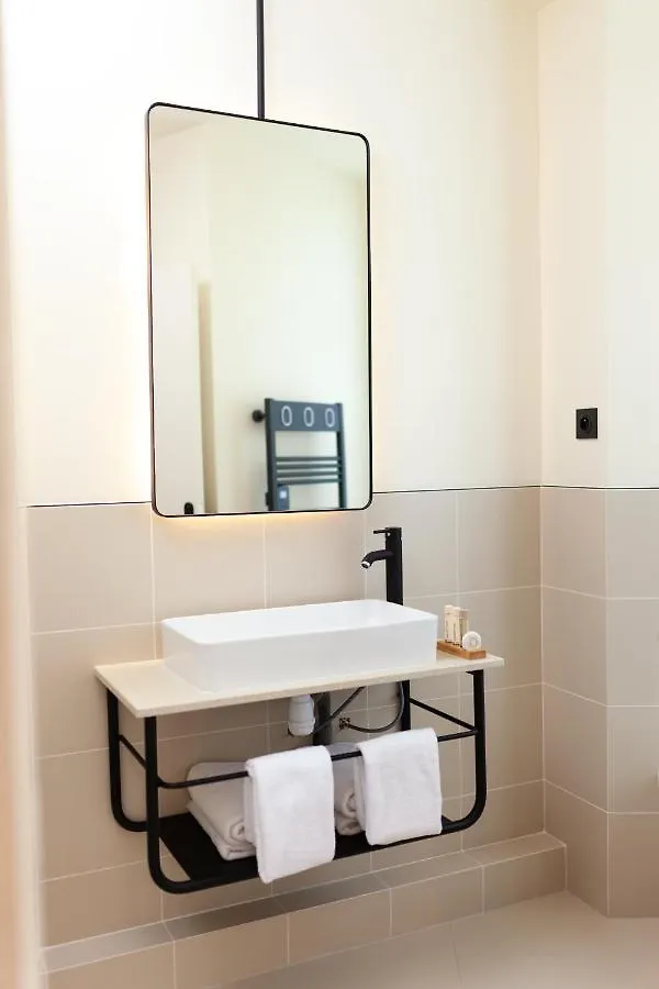 Hotell Tinah Paris, Champs Elysees