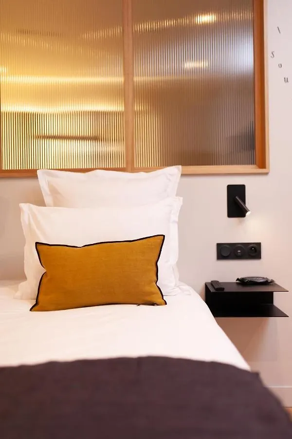 Tinah Paris, Champs Elysees Hotel Paris