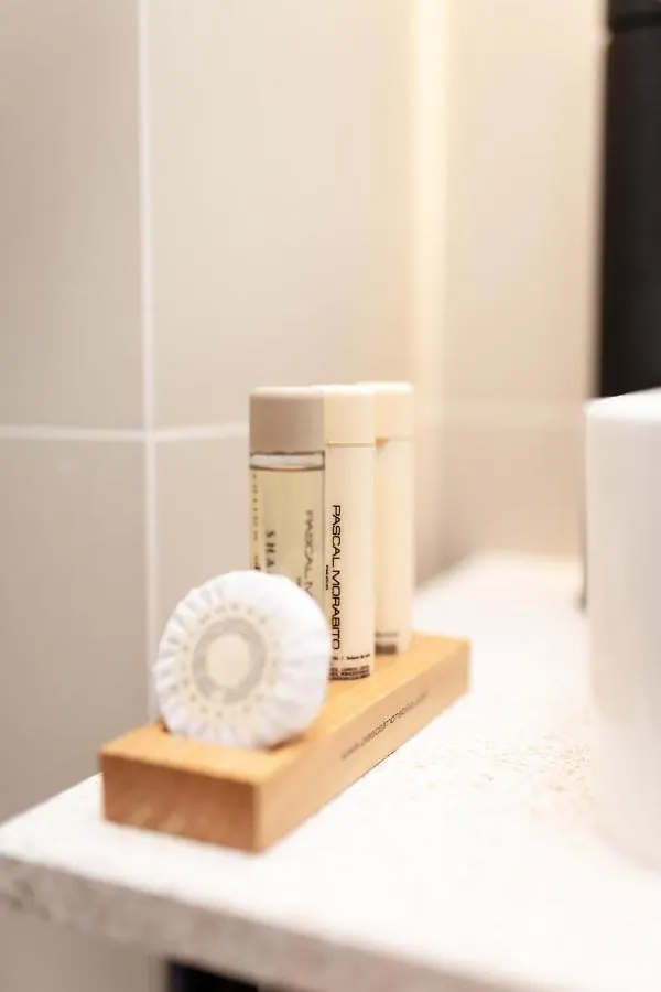 Hotell Tinah Paris, Champs Elysees