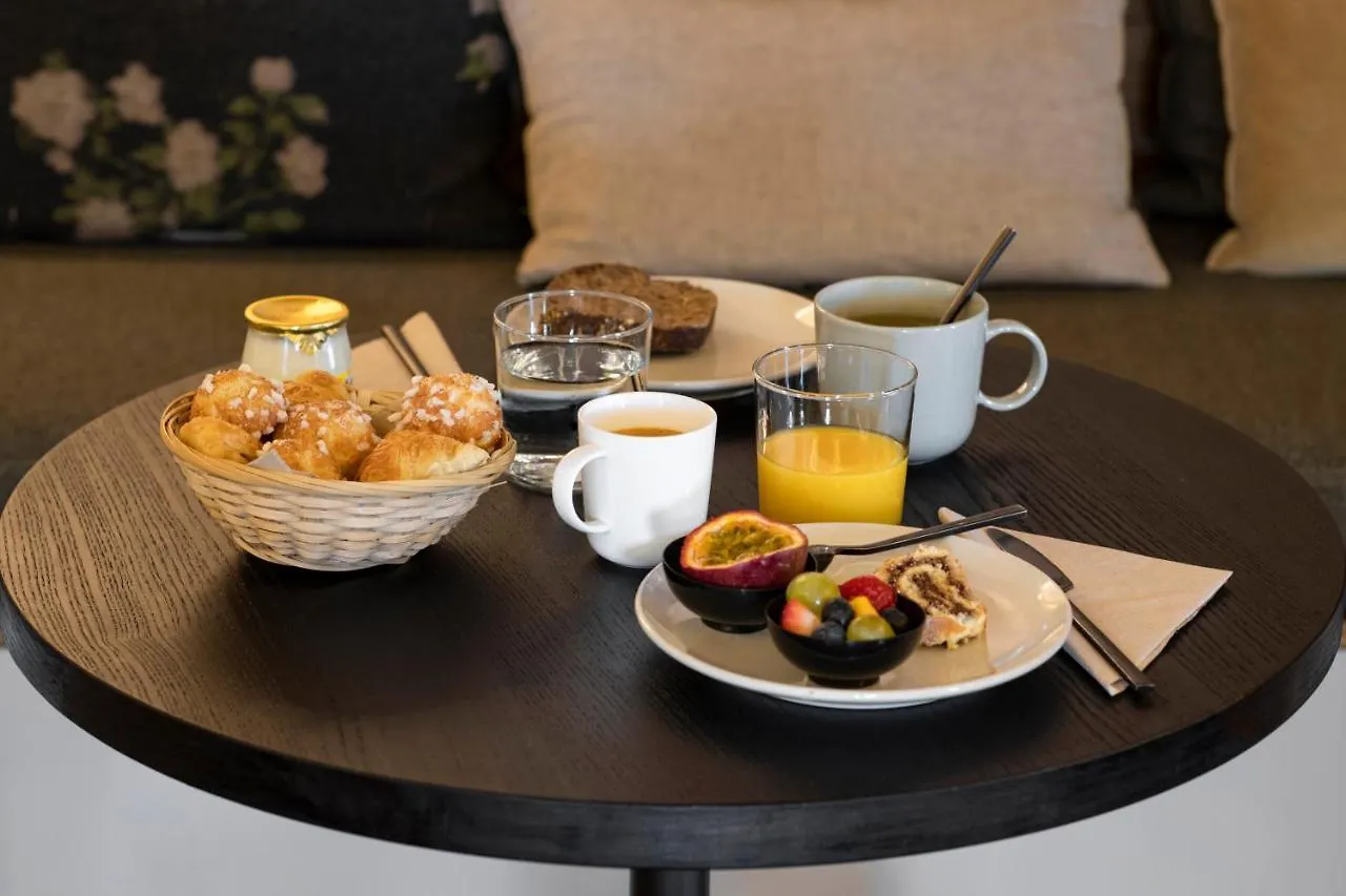Hotell Tinah Paris, Champs Elysees