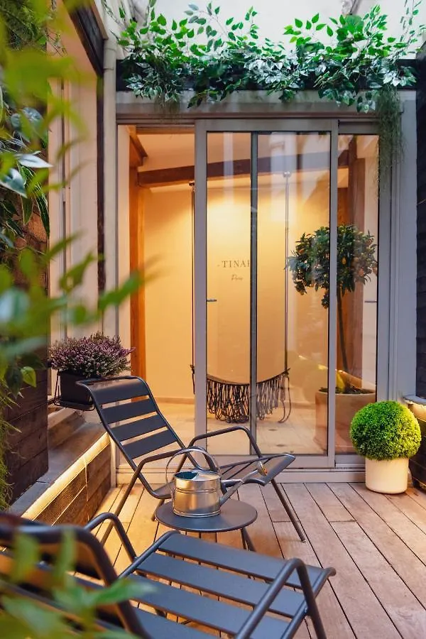 Tinah Paris, Champs Elysees Hotell