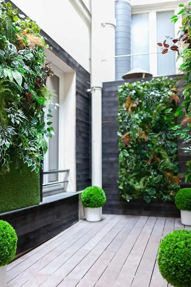 Hotel Tinah Paris, Champs Elysees 2*